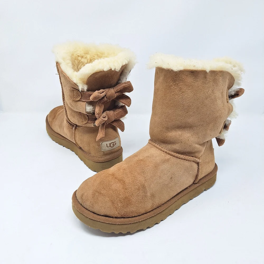 UGG Bailey Bow Corduroy Chestnut With Two Bows